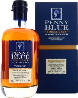 Bouteille de spiritueux : Penny Blue Single Cask de la marque Medine Estate