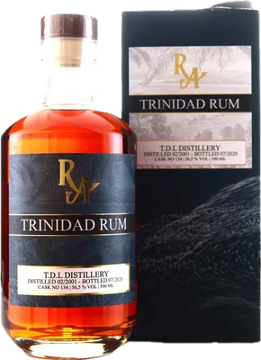 Bouteille de spiritueux : Trinidad Rum de la marque Rum Artesanal