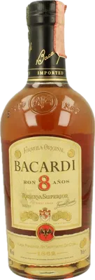 Bouteille de spiritueux : Ron 8 Años Vintage 1862 de la marque Bacardi