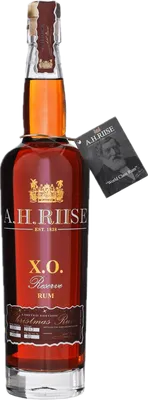 Bouteille de spiritueux : XO Reserve Christmas Rum de la marque A.H. Riise