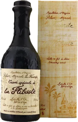 Bouteille de spiritueux : Cuvée de la marque La Favorite