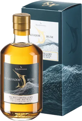 Bouteille de spiritueux : El Salvador Rum de la marque Rum Artesanal