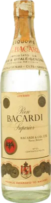 Bouteille de spiritueux : Ron Superior Vintage de la marque Bacardi