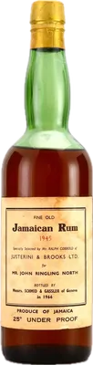 Bouteille de spiritueux : Jamaica Rum 1945 de la marque Justerini & Brooks Ltd.