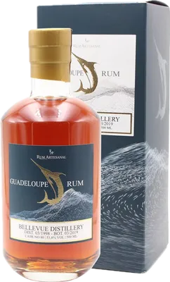 Bouteille de spiritueux : Guadeloupe Rum de la marque Rum Artesanal