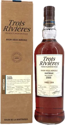 Bouteille de spiritueux : Single Cask de la marque Trois Rivières