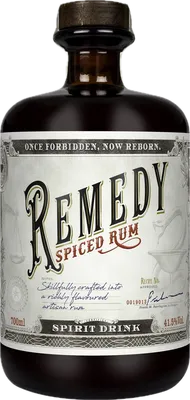 Bouteille de spiritueux : Spiced Rum de la marque Remedy