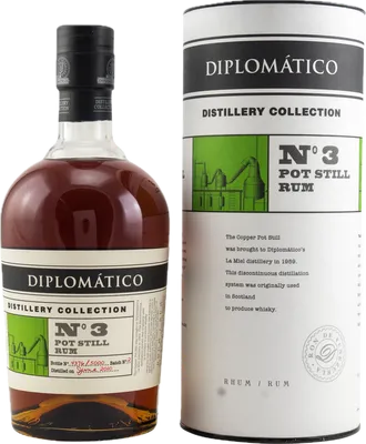 Bouteille de spiritueux : No. 3 Pot Still Rum de la marque Destilerías Unidas S. A.