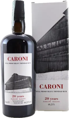 Bouteille de spiritueux : Heavy Trinidad Rum de la marque Caroni
