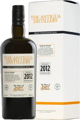 Bouteille de spiritueux : Heavy Traditional Rum de la marque Vélier