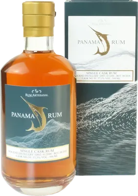 Bouteille de spiritueux : Panama Rum de la marque Rum Artesanal