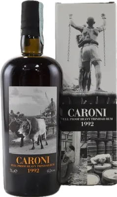 Bouteille de spiritueux : Heavy Trinidad Rum de la marque Caroni