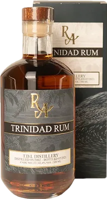 Bouteille de spiritueux : Trinidad Rum de la marque Rum Artesanal