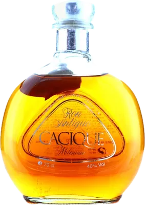 Bouteille de spiritueux : Ron Antiguo de la marque Cacique