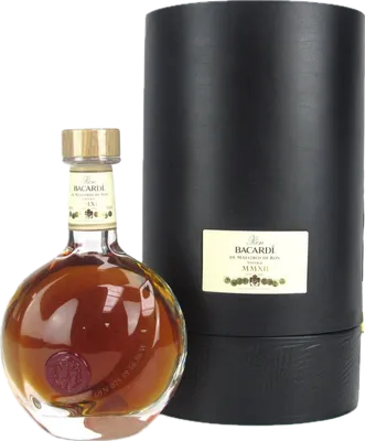 Bouteille de spiritueux : de Maestros de Ron Vintage MMXII de la marque Bacardi
