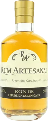 Bouteille de spiritueux : Ron de República Dominicana de la marque Rum Artesanal