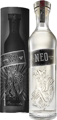 Bouteille de spiritueux : Facundo Neo de la marque Bacardi
