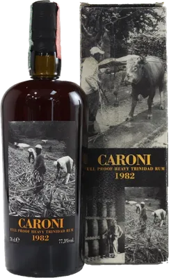 Bouteille de spiritueux : Heavy Trinidad Rum de la marque Caroni