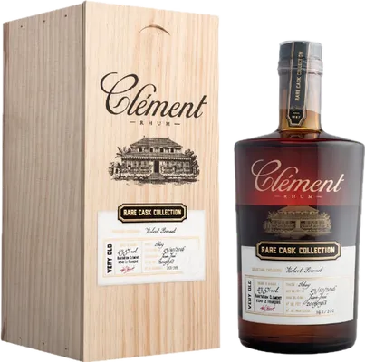 Bouteille de spiritueux : Rare Cask Collection Robert Peronet de la marque Clément