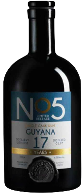 Bouteille de spiritueux : No5 Guyana 17 Years de la marque Ekte Rum
