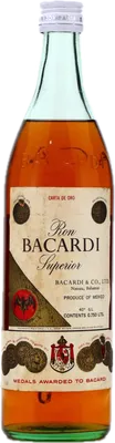 Bouteille de spiritueux : Carta Oro 1970s de la marque Bacardi