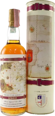Bouteille de spiritueux : Rhum Agricole Pot Still de la marque Moon Import