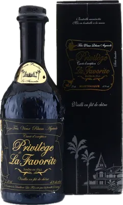 Bouteille de spiritueux : Privilège de la marque La Favorite