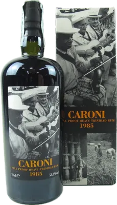 Bouteille de spiritueux : Heavy Trinidad Rum de la marque Caroni