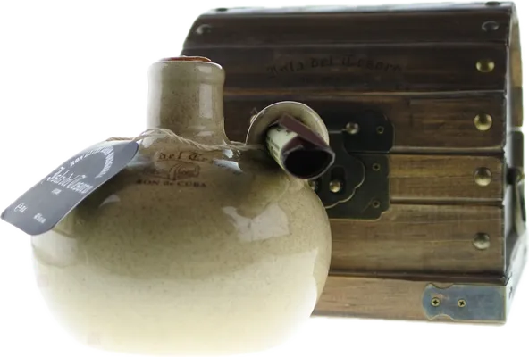 Bouteille de spiritueux : Isla del Tesoro de la marque Santiago de Cuba