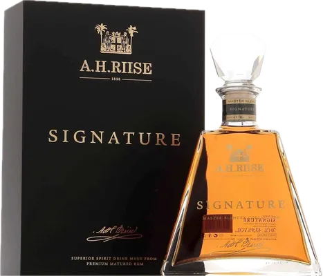 Bouteille de spiritueux : Signature de la marque A.H. Riise
