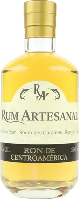 Bouteille de spiritueux : Ron de Centroamérica de la marque Rum Artesanal
