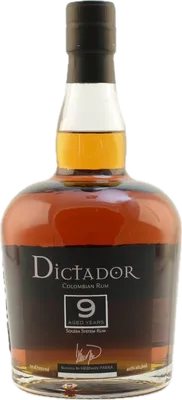 Bouteille de spiritueux : 9 Years Solera de la marque Dictador
