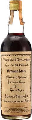 Bouteille de spiritueux : Private Stock Bot. 1970 de la marque J. Wray & Nephew LTD.