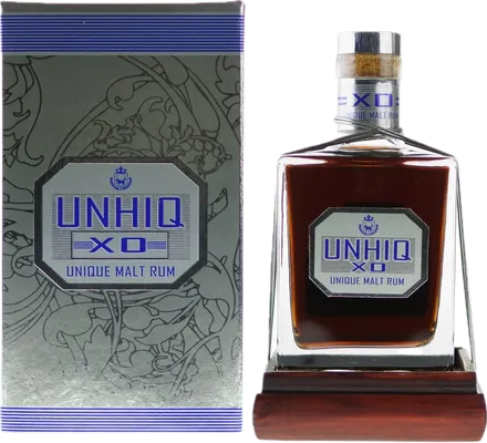 Bouteille de spiritueux : Unhiq XO Unique Malt Rum de la marque Oliver & Oliver