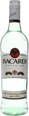 Bouteille de spiritueux : Superior de la marque Bacardi