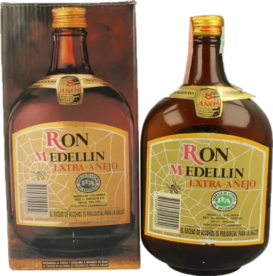 Bouteille de spiritueux : Medellín 8 Ans 00's de la marque Licores De Antioquia
