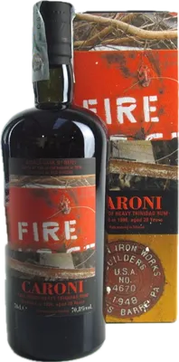 Bouteille de spiritueux : Heavy Trinidad Rum (Old Whisky) de la marque Caroni