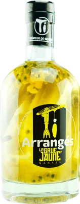 Bouteille de spiritueux : Ti Arrangés La Grue Jaune Banane Passion de la marque Les Rhums de Ced'