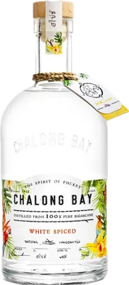 Bouteille de spiritueux : White Spiced de la marque Chalong Bay
