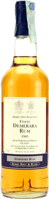 Bouteille de spiritueux : Finest Demerara Rum de la marque Berry Bros & Rudd 