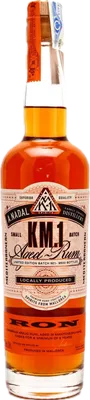 Bouteille de spiritueux : KM.1 Aged Rum Small Batch de la marque Antonio Nadal Destilerías